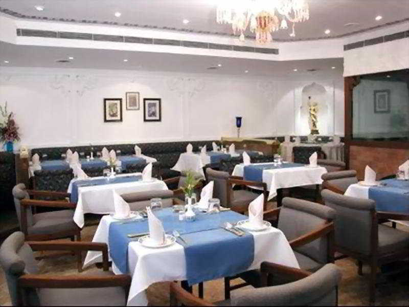 فندق مومبايفي  كومفروت إن هيريتيج المطعم الصورة